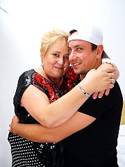 Horny mature bbw gets a mouth full of pleasure