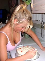 Busty hotties - free gallery