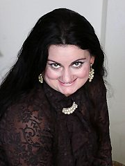 Curvy American housewife getting wet and wild