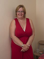 Large british mature lady with big natural tits getting dirty