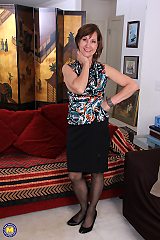 Horny american mature demi loves playing with herself