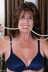 Mature housewive gets very wet